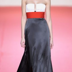 Vestido de noche con fajín