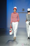 Look marinero en blanco y rojo
