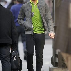 Zac Efron, con polo verde 