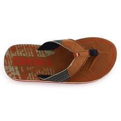 Sandalia en cuero miel con tejidos de la colección primavera/verano 2016 de Merkal