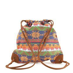 Bolsa tejida de colores de la colección primavera/verano 2016 de merkal 