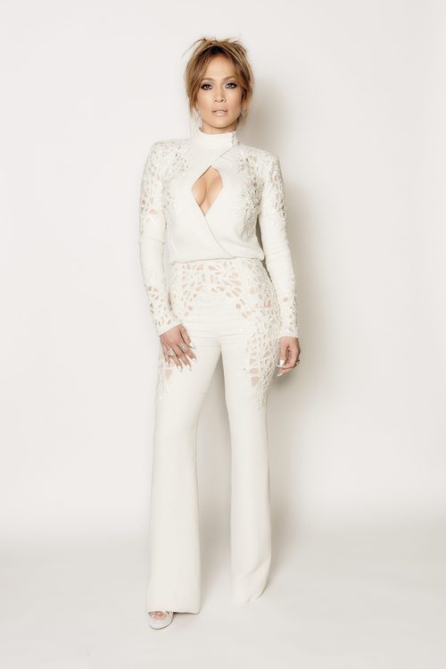 Jennifer Lopez con mono blanco de Zuhair Murad en American Idol