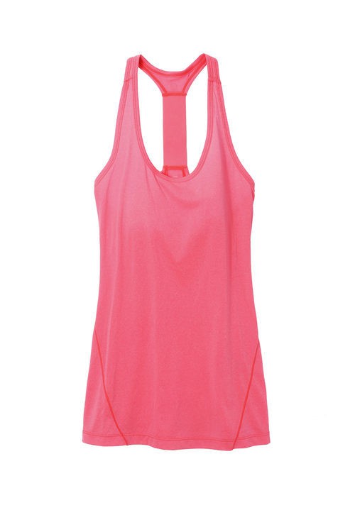 Blusa deportiva rosada de la colección primavera/verano Be+ de Etam 2016