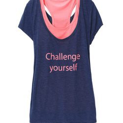 Blusa deportiva azul con rosado de la colección primavera/verano Be+ de Etam 2016