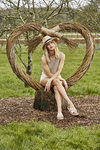 Rosie Huntington-Whiteley presenta las nuevas Classics II de UGG en la colección Otoño/Invierno 2016