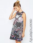 Vestido estampado de flores de Asos de la colección maternidad primavera/verano 2016