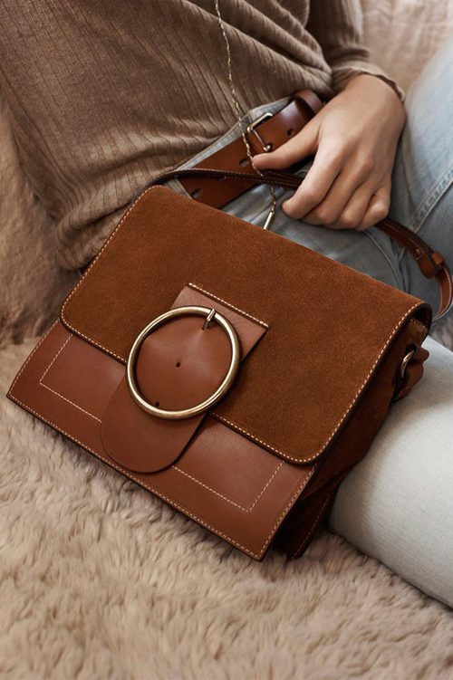 Bolso marrón de cuero y gamuza para la colección de primavera 2016 de Massimo Dutti