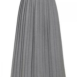 Falda larga y plisada en gris de la colección de Alexa Chung para Marks & Spencer