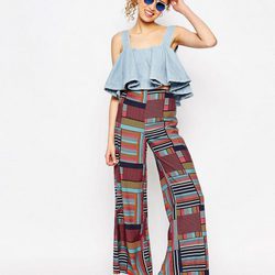Croptop en denim con volantes y pantalón estampados de la colección de Chi Chia para ASOS Africa