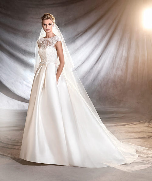 Vestido Osasun de la colección Pronovias 2017