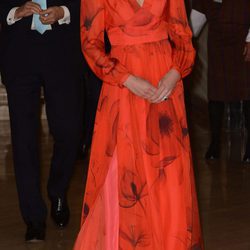Kate Middleton en el Taj Hotel con vetido largo rojo