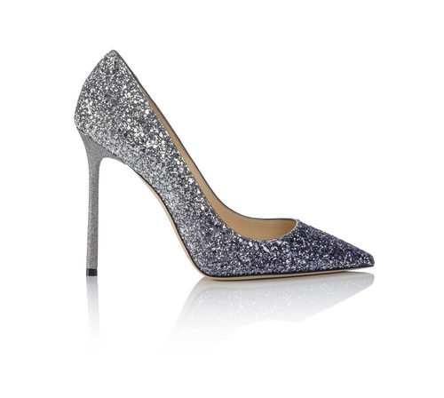 Tacones en punta con brillos plateados de la colección Memento de Jimmy Choo