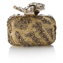 Clutch dorado con piedras y cristales de la colección Memento de Jimmy Choo