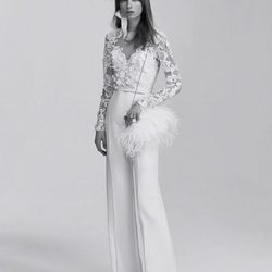 Conjunto de novia de top de encaje y pantalón palazzo de la Colección Bridal 2017 de Elie Saab