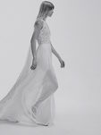 Vestido de novia con top bordado y falda vaporosa de la Colección Bridal 2017 de Elie Saab