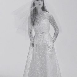 Vestido de novia corto con encaje de la Colección Bridal 2017 de Elie Saab