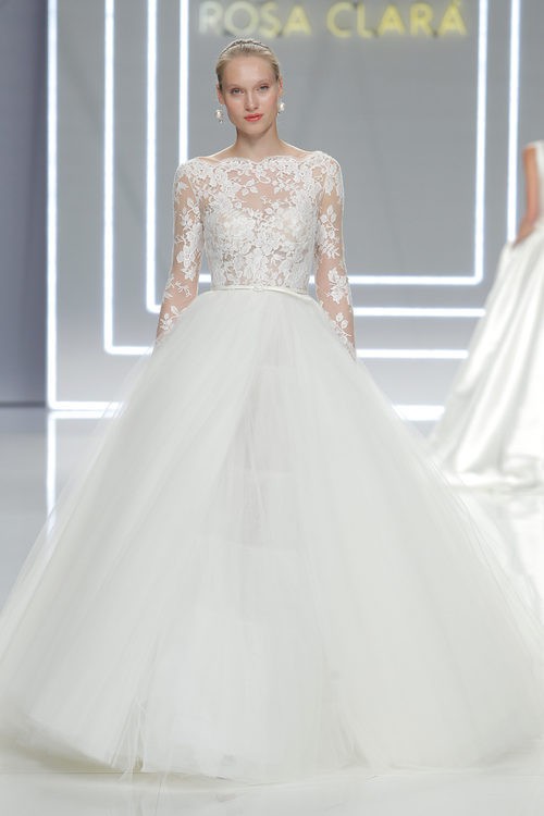 Vestido encaje y tul de la coleccion de novias 2017 de Rosa Clará 