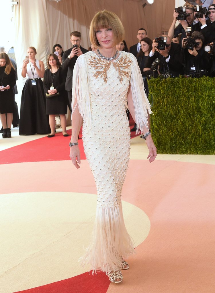 Anna Wintour en la alfombra roja de la Gala Met 2016