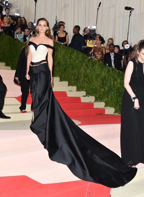 Emma Watson en la alfombra roja de la Gala Met 2016