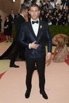 Nick Jonas en la alfombra roja de la Gala Met 2016