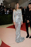 Cindy Crawford en la alfombra roja de la Gala Met 2016