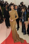 Zendaya en la alfombra roja de la Gala Met 2016