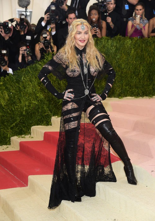 Madonna en la alfombra roja de la Gala Met 2016