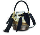 cartera en colores metálicos de la colección de Sara Batagglia para Salvatore Ferragamo