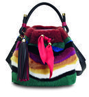 Cartera de peluche en colores de la colección de Sara Batagglia para Salvatore Ferragamo