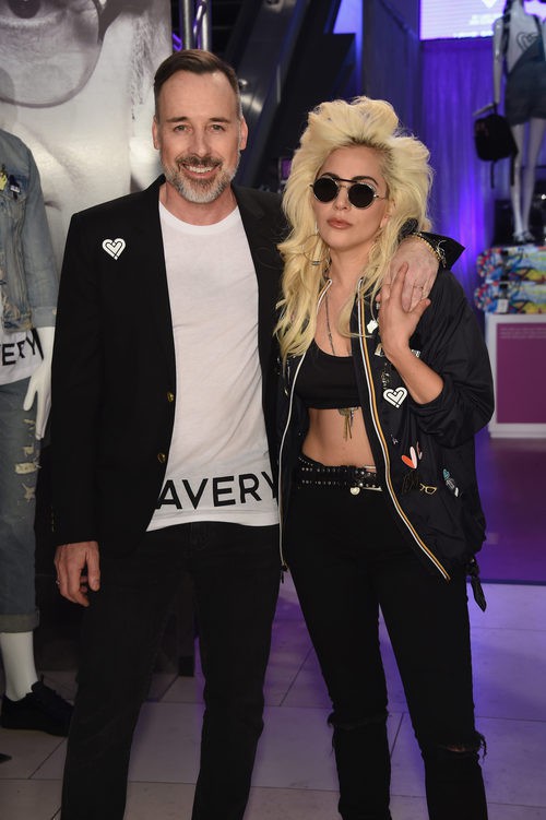 Lady Gaga y David Furnish en la presentación de 'Love Bravery' en Nueva York