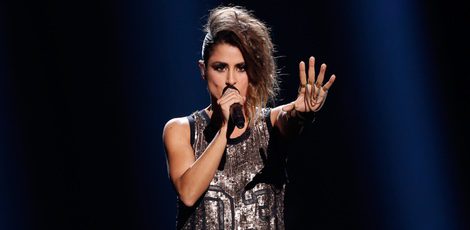 Barei con una camiseta vestido de lentejuelas en el Festival de Eurovisión 2016