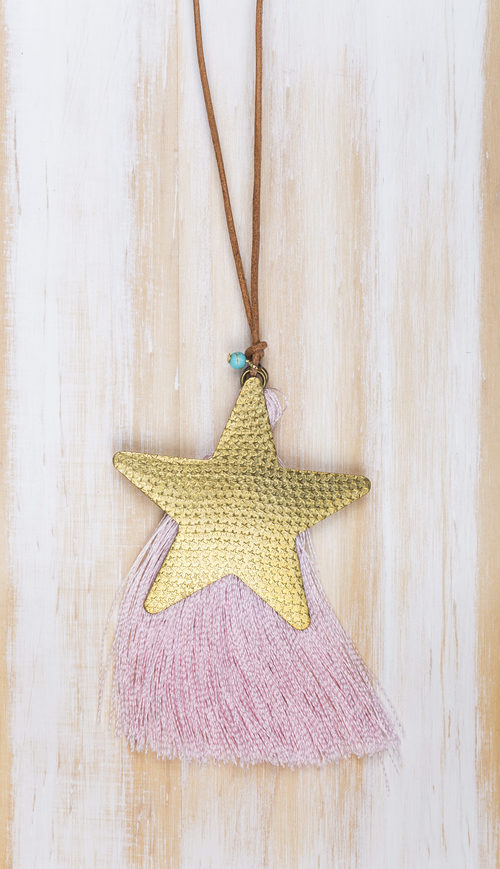 collar de estrella dorada y borla de la colección de bisutería primavera/verano 2016 de GOCCO
