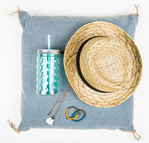 sombrero y pulseras de la colección de bisutería primavera/verano 2016 de GOCCO
