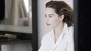 Emilia Clarke para la colección Rose des Vents de Dior fotografiada por Patrick Demarchelier