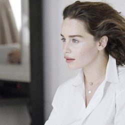 Emilia Clarke para la colección Rose des Vents de Dior fotografiada por Patrick Demarchelier