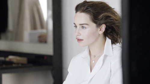 Emilia Clarke para la colección Rose des Vents de Dior fotografiada por Patrick Demarchelier