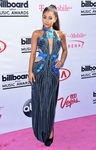 Ariana Grande en la alfombra roja de los Premios Billboard 2016