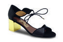 Sandalias en cuero marrón y tacón grueso de la colección otoño 2016 de Salvatore Ferragamo