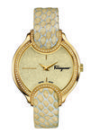 Reloj dorado con correa de cuero de los complementos de la colección otoño 2016 de Salvatore Ferragamo