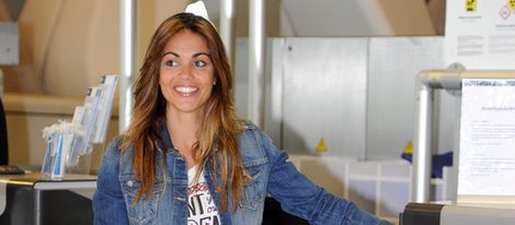 Lara Alvarez muy sport en el aeropuerto rumbo a Supervivientes 2016