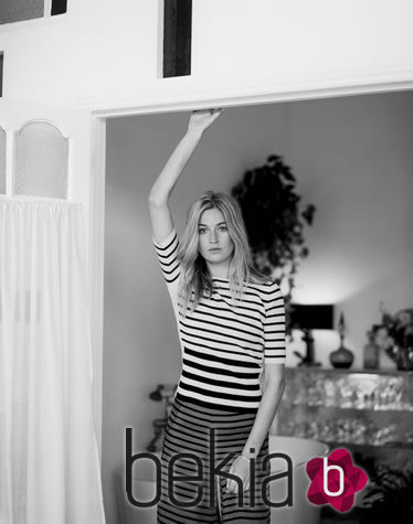 Camille Charriére la nueva imagen de la colección de verano de Uterqüe 