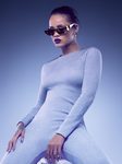 Look de Rihanna con gafas doradas de la Colección de gafas de sol 'Rihanna' de Rihanna para Dior