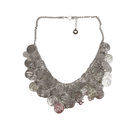 Collar con monedas plateadas de la colección de verano 2016 de Lola Casademunt