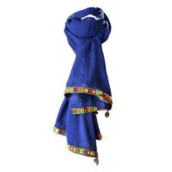Pañuelo azul klein de la colección de verano 2016 de Lola Casademunt