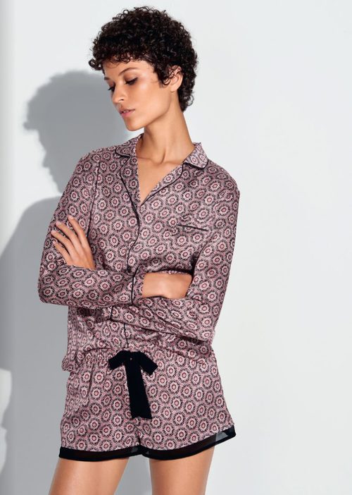 Pijama de camisón y short satinados de la colección otoño/invierno 2016/2017 de Etam