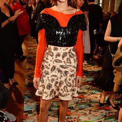 Alexa Chung en el Front Row del desfile Crucero 2017 de Dior