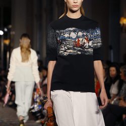 Camiseta print pictórico para la colección Crucero 2017 de Dior en Londres