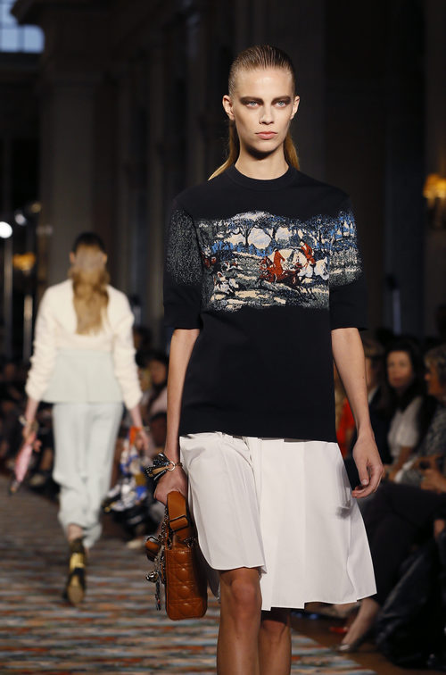 Camiseta print pictórico para la colección Crucero 2017 de Dior en Londres