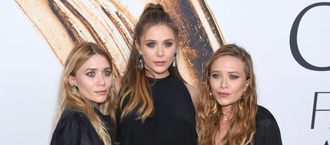 Elizabeth, Ashley y Mary-Kate Olsen en la alfombra roja de los Premios CFDA Fashion 2016