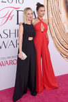 Misha Nonoo e Irina Shayken la alfombra roja de los Premios CFDA Fashion 2016